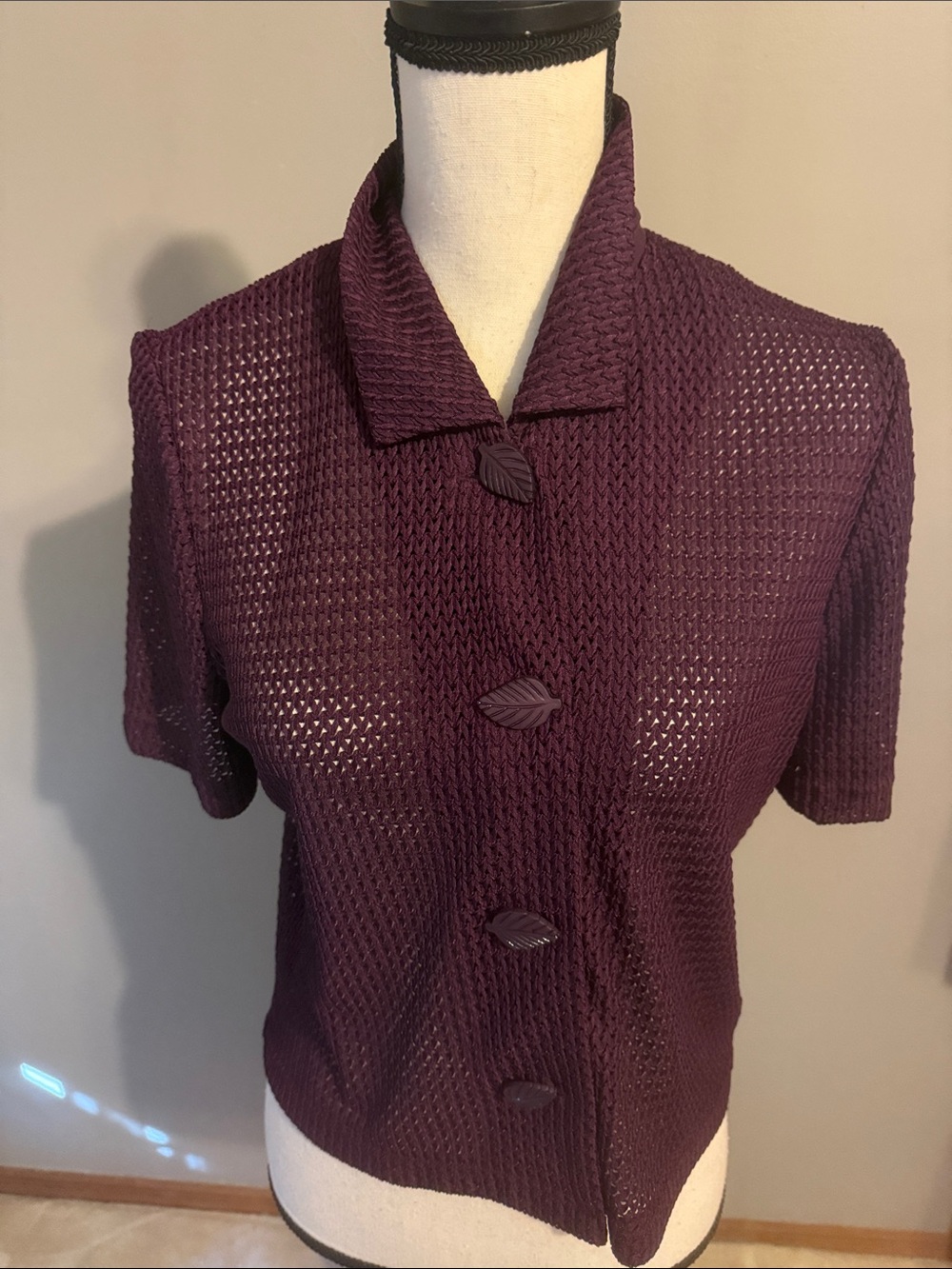 Miss Dorby mesh top. Leaf buttons. Purple. Size 8